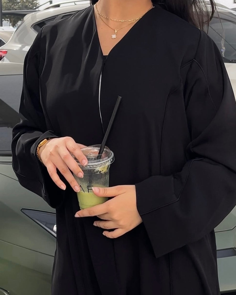 عباءة تيا إيسنشال
